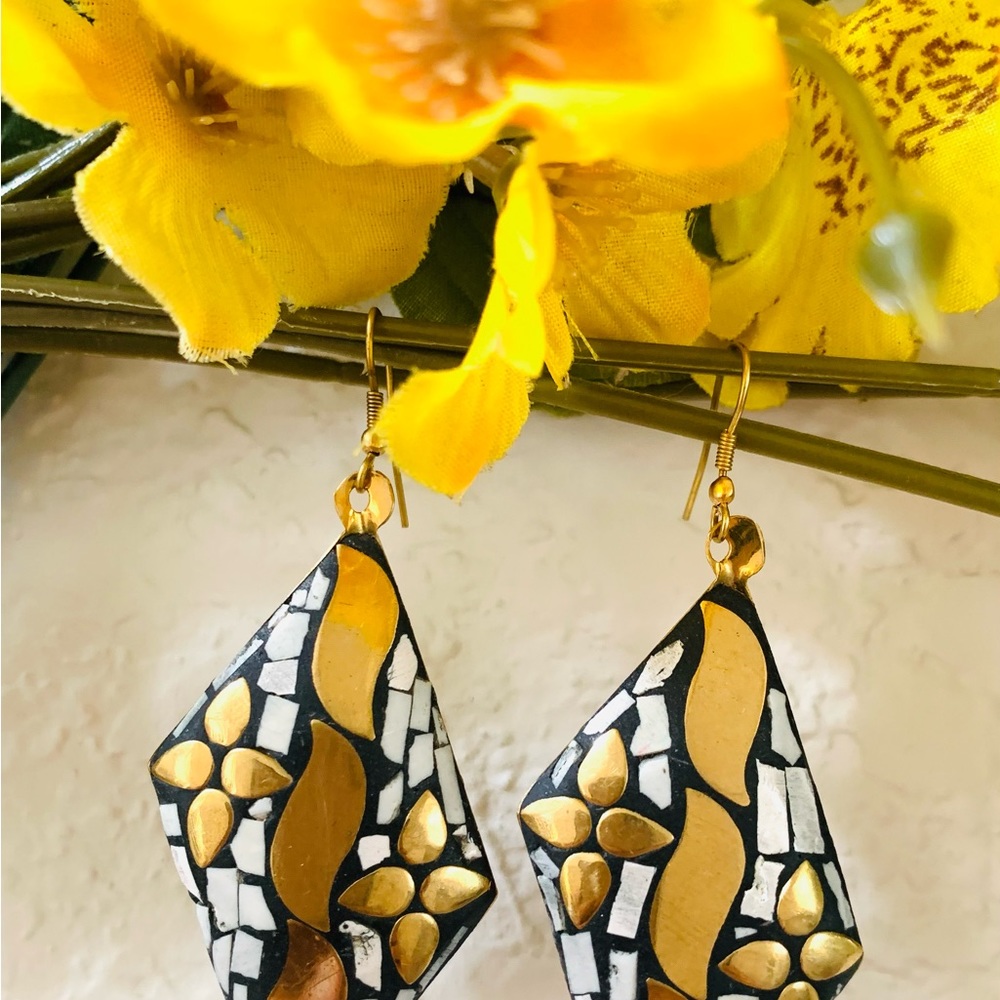 Handmade Tibetan Earring - Picture 2 of 7